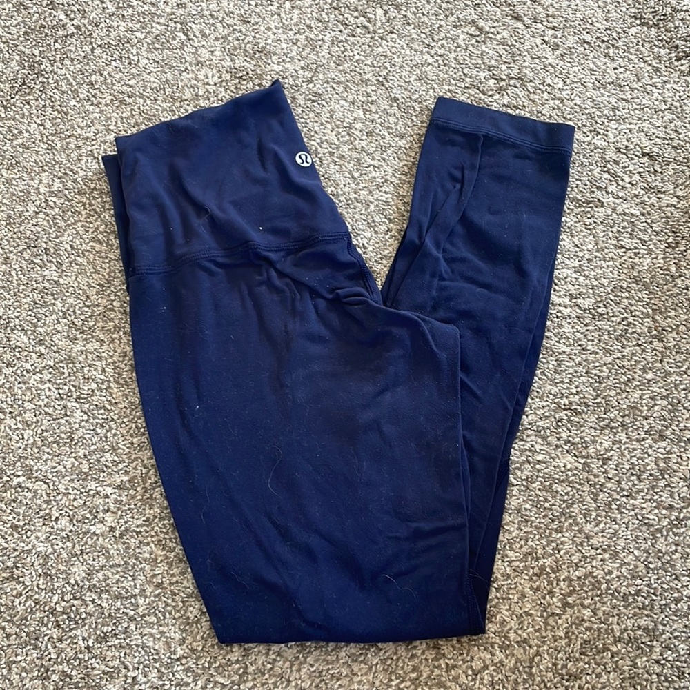 Lululemon navy align 21 in crops